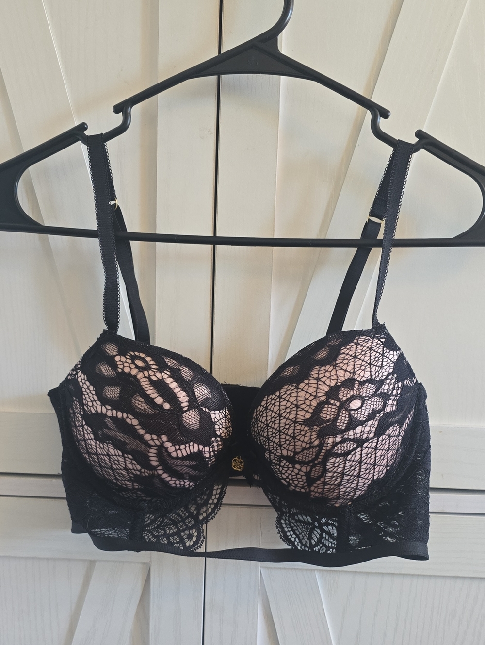 34B Daisy Fuentes Black Lace Bra with Nude Lining